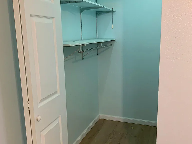 Walking closet