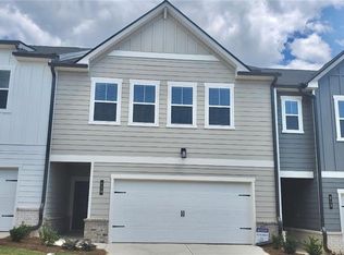 620 Point Place Dr, Loganville, GA 30052