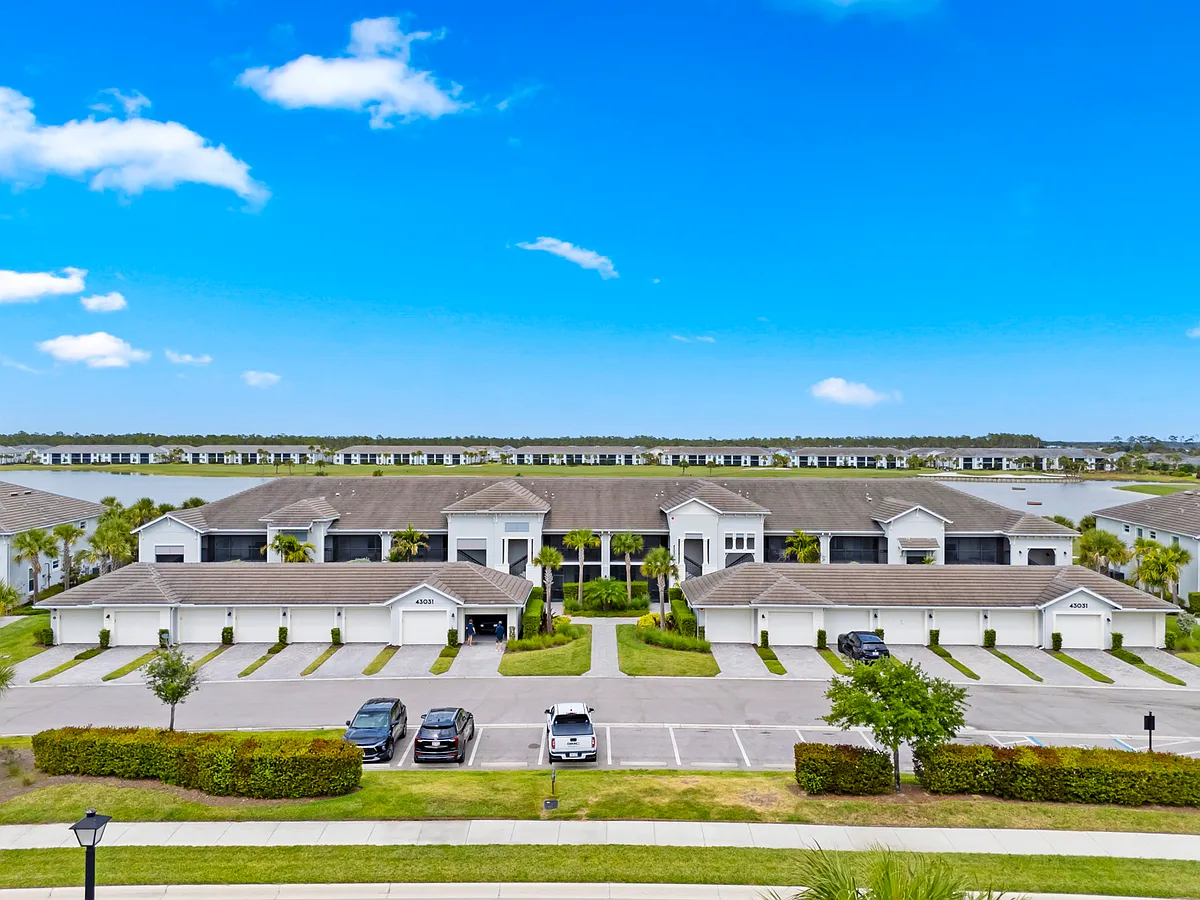 Building Photo - 43031 Greenway Blvd #1011