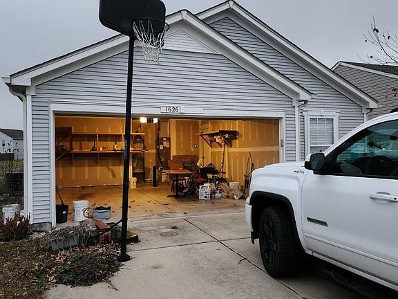 2nd image of 1626 Carriage Cir