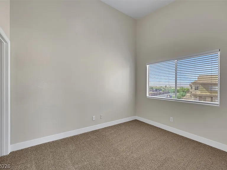 502 Birdseye St — Photo 12