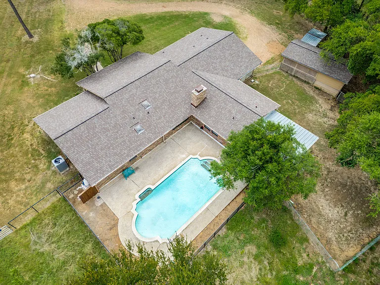 Enjoy the warm summer days with a dip in the beautiful pool!