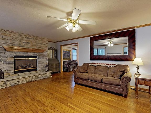 4th image of 38 Paw Paw Lake Dr