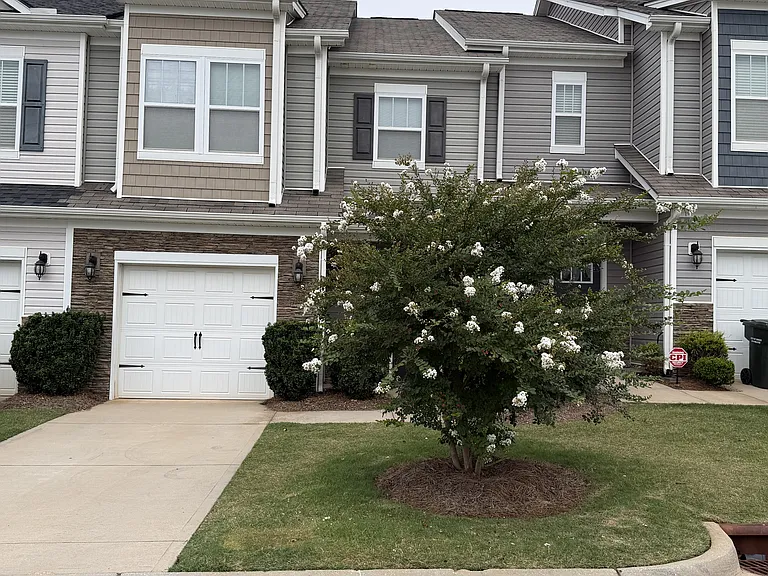 403 Yellow Fox Rd — Photo 1