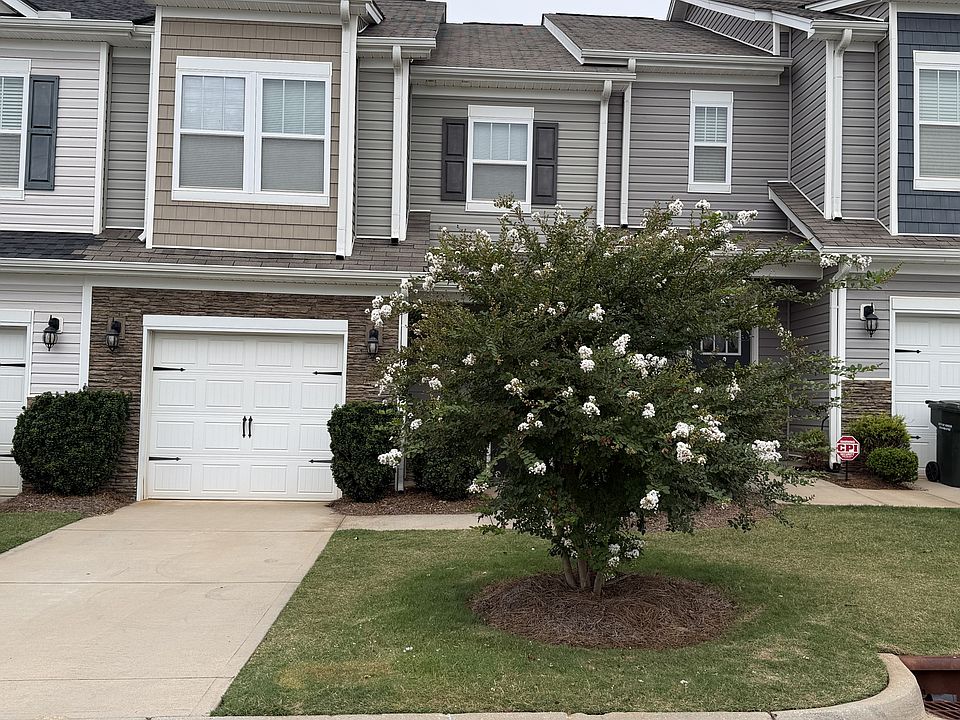 1st image of 403 Yellow Fox Rd