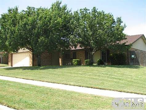 1st image of 113 Petunia Cir