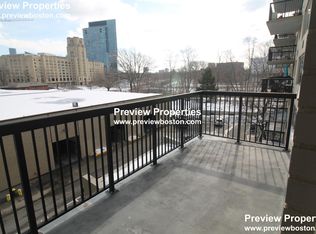 75 Monmouth St #211, Brookline, MA 02446