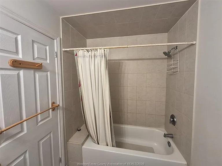1756 Daytona Ave — Photo 7