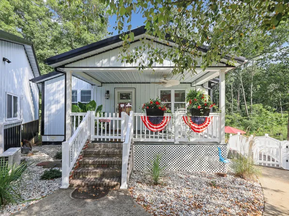 7296 State Route 161 Ext, Iuka, IL 62849