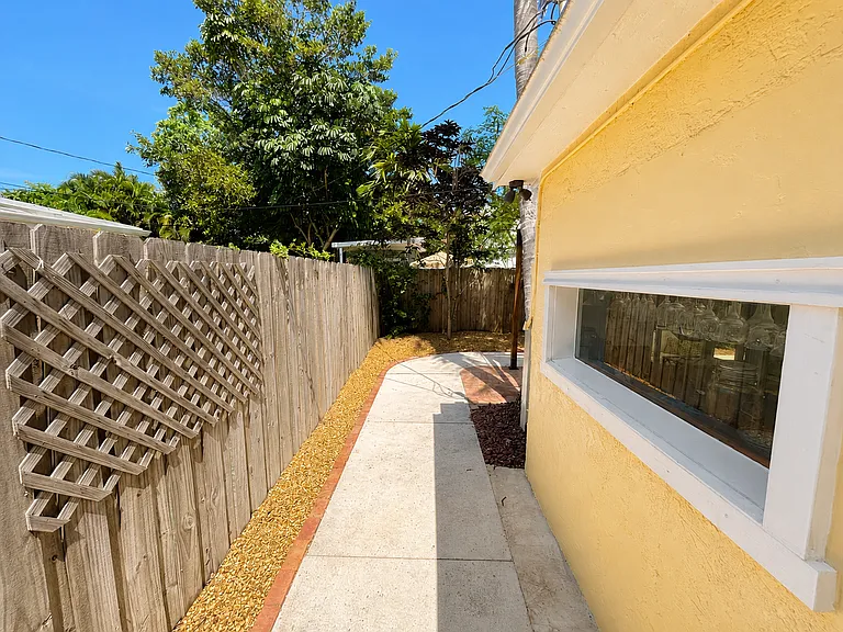 743 Park Pl — Photo 29