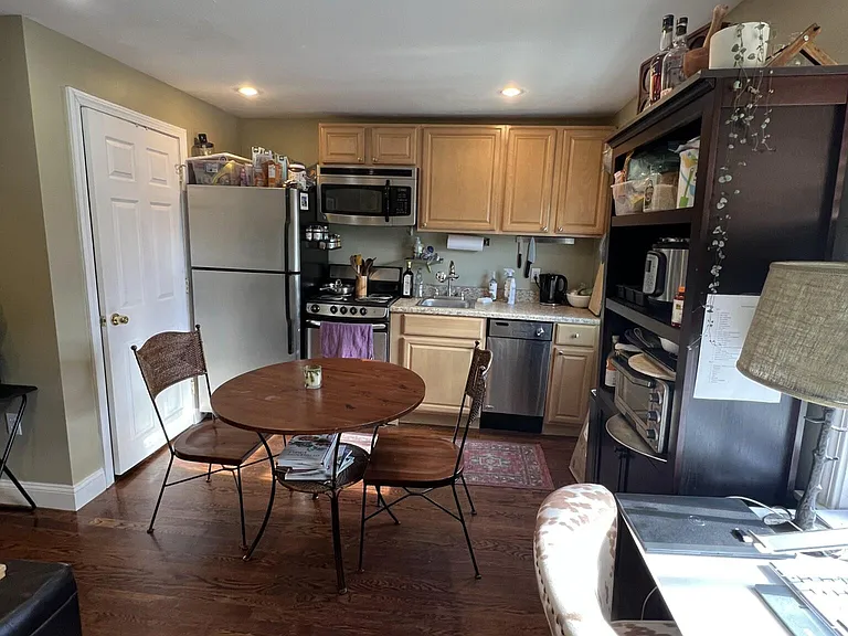 737 Somerville Ave — Photo 9