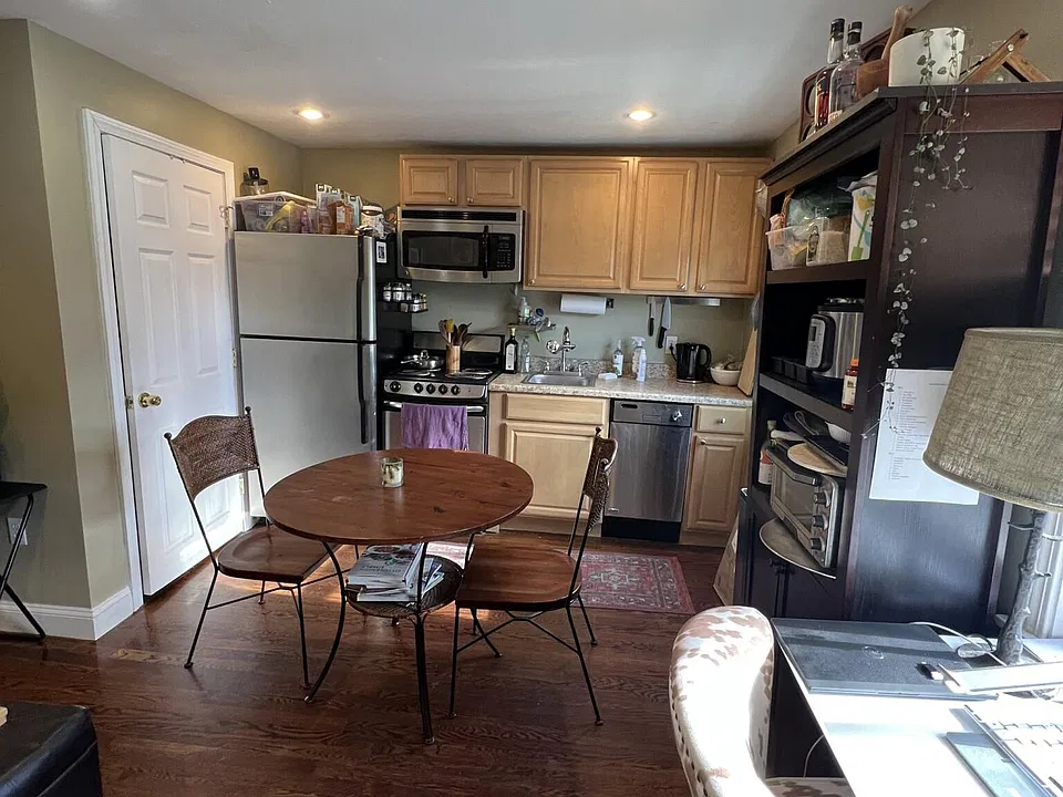 729 Somerville Ave #1