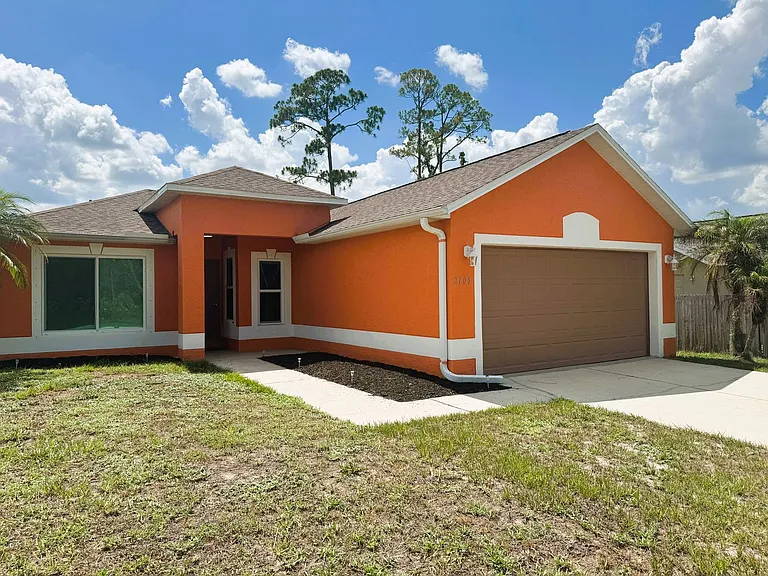 2105 Atwater Dr — Photo 1