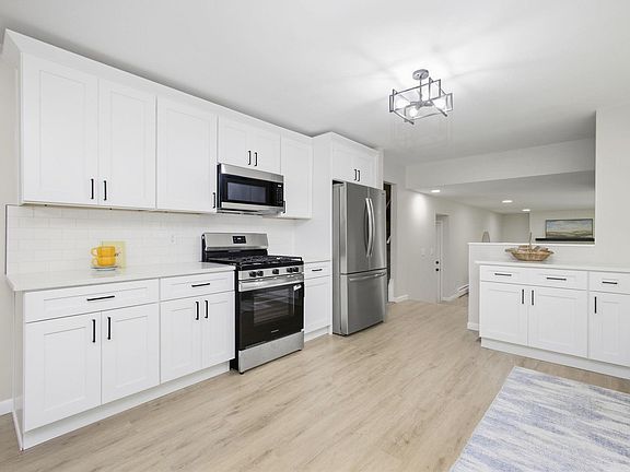 5th image of 16600 Gerald St