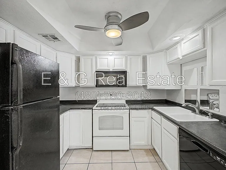 1402 S Jentilly Ln #205 — Photo 1
