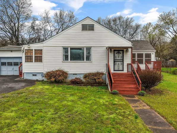 1703 Charles Dr, Knoxville, TN 37918