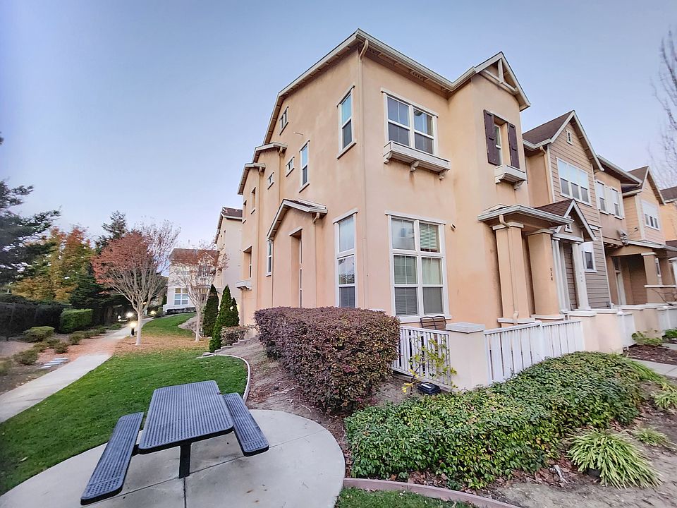 1st image of 850 Summer Ln