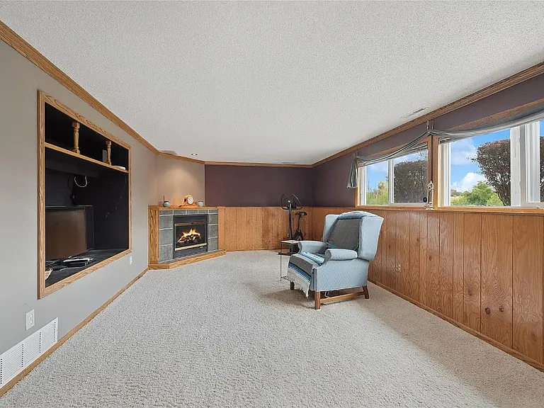 4530 Woodview Dr NE — Photo 11