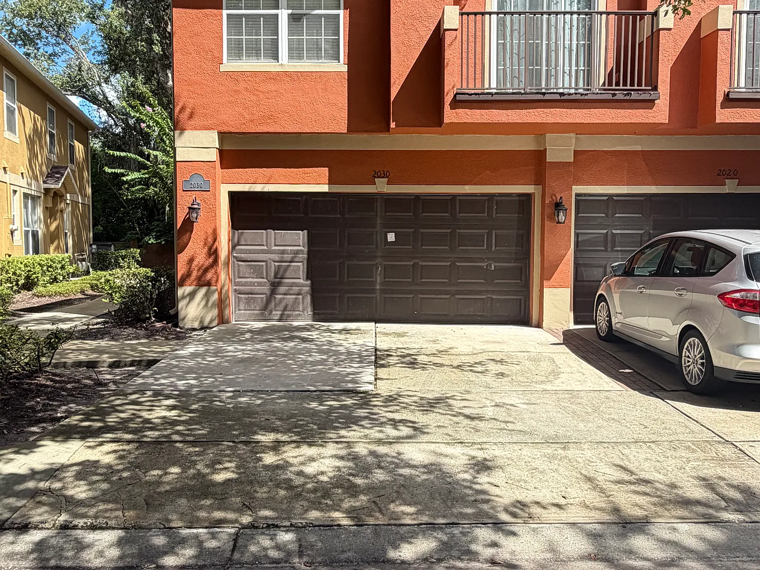 3 bed, 2.5 bath, 1624 sqft, $2,350 — Photo 2