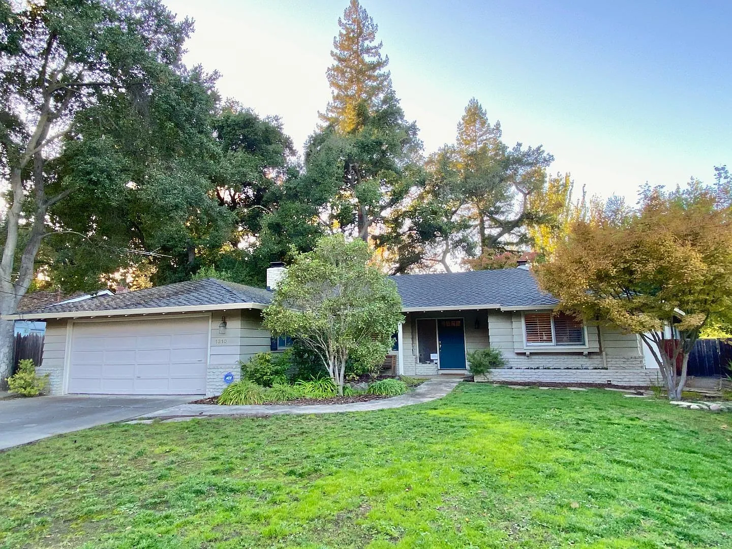1310 Montclaire Way photo 1