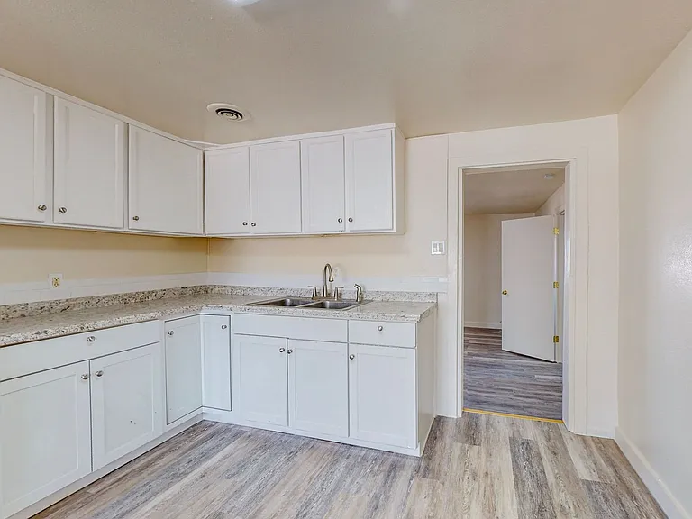 721 Santa Fe Ave SW — Photo 33