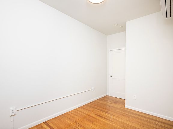 4th image of 129 Saint Botolph St