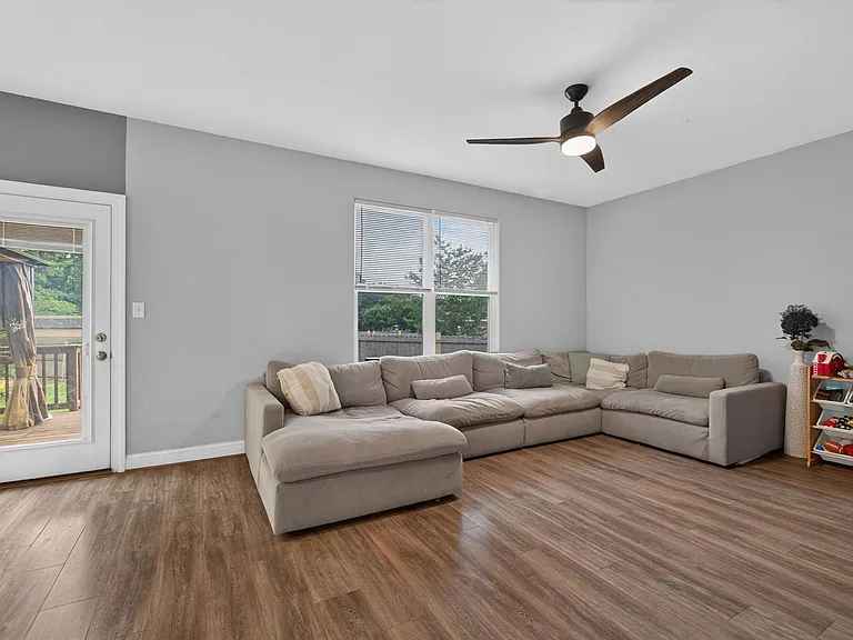 2700 Rodgers St — Photo 15