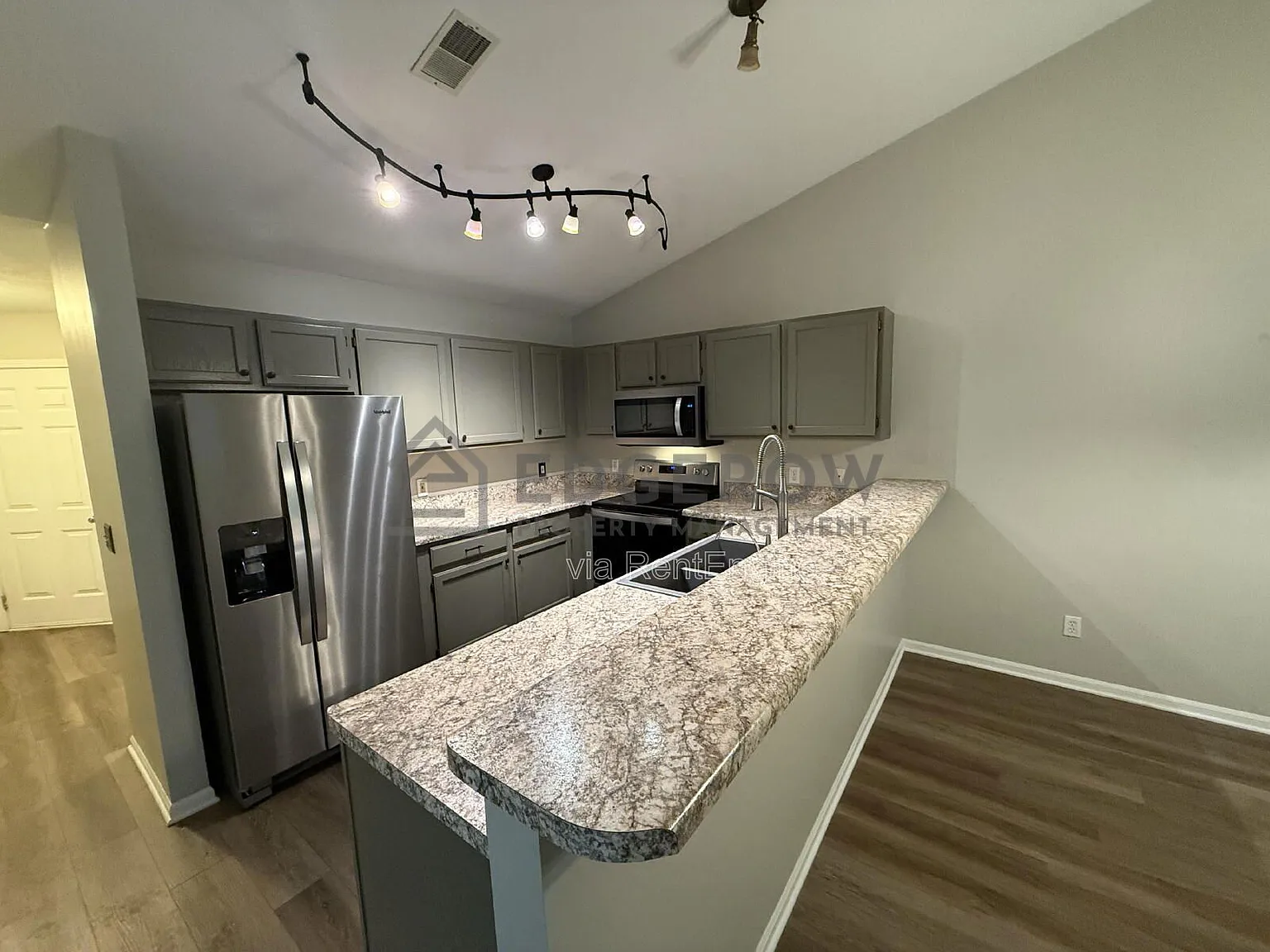2 bed, 2.0 bath, $2,100 — Photo 3