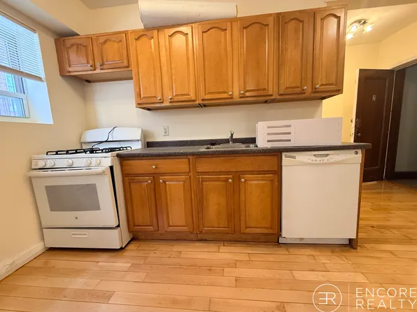 1555 Beacon St, Brookline, MA