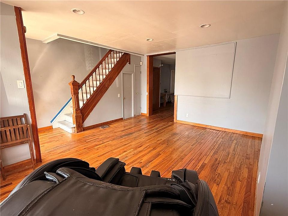 1st image of 8825 75th St