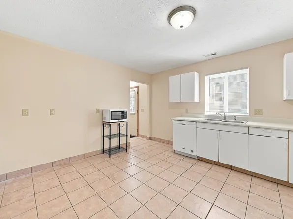 2264 Y St #1, Lincoln, NE 68503