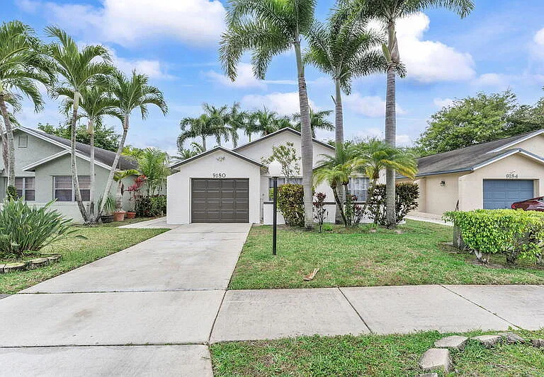 9180 Pine Springs Dr — Photo 2