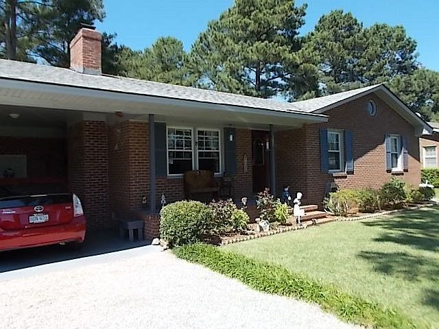 1st image of 100 Laurie Dr