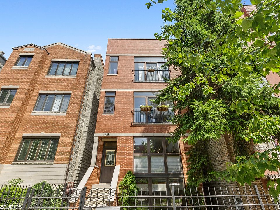 1st image of 1333 N Artesian Ave #1
