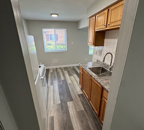 3rd image of 495 Madison Ave APT 1D
