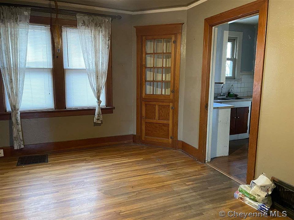 2nd image of 416 E 28th St
