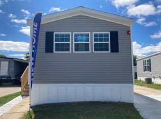 286 Surrey Rd, Wheeling, IL 60090