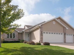 305 Melissa Ln, Cottage Grove, WI 53527