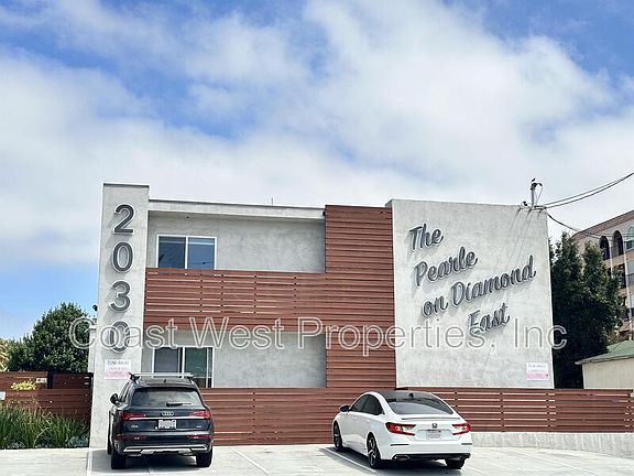 2nd image of 2030 Diamond St APT G