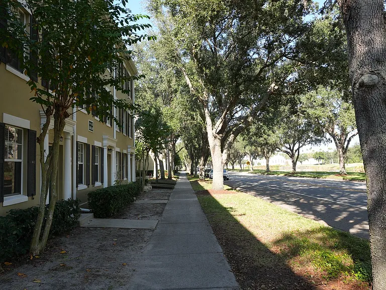 1004 Waterside Dr — Photo 40