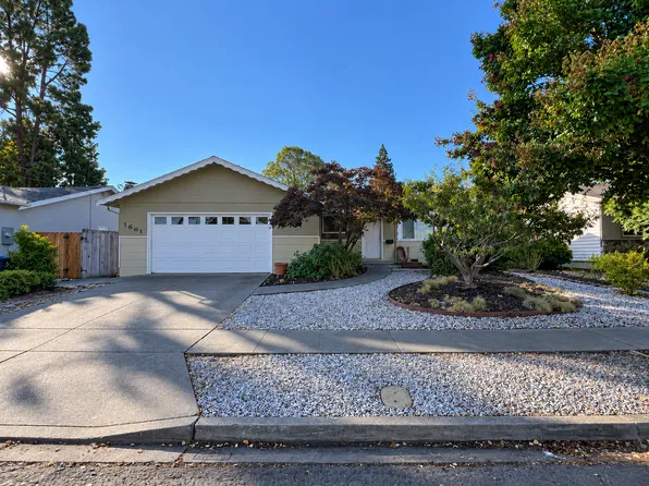 1601 Yellowstone St, Napa, CA 94558