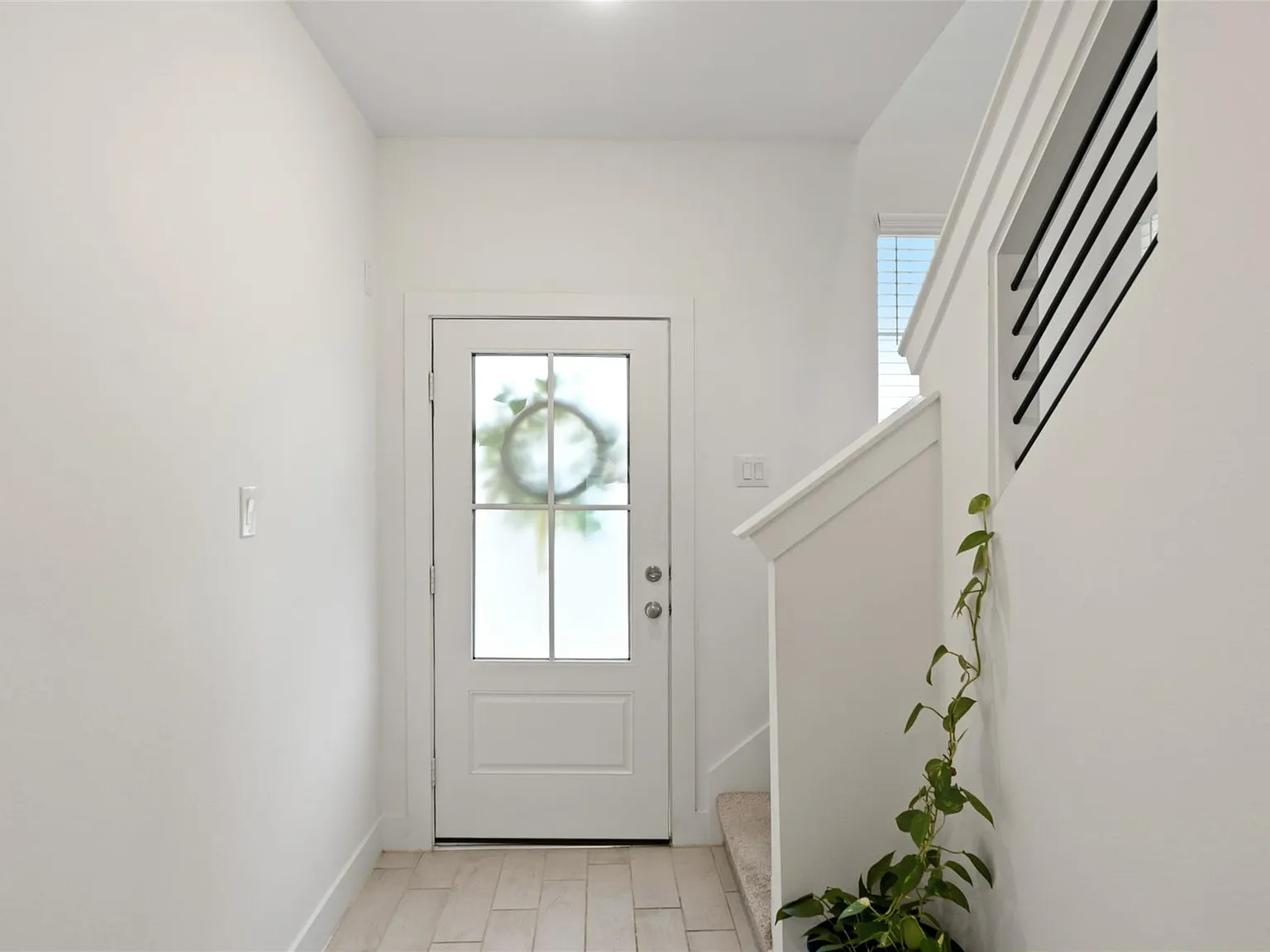 3 bed, 2.0 bath, 1575 sqft, $2,550 — Photo 2