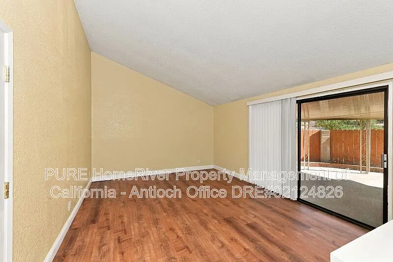 4 bed, 2.0 bath, 1821 sqft, $3,350 — Photo 4