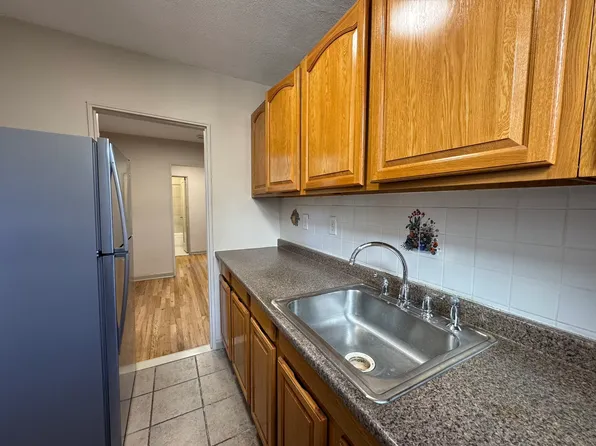 70-35a Park Drive East image 5 of 10