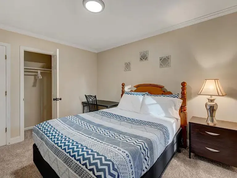 2225 Summit St #2 — Photo 12