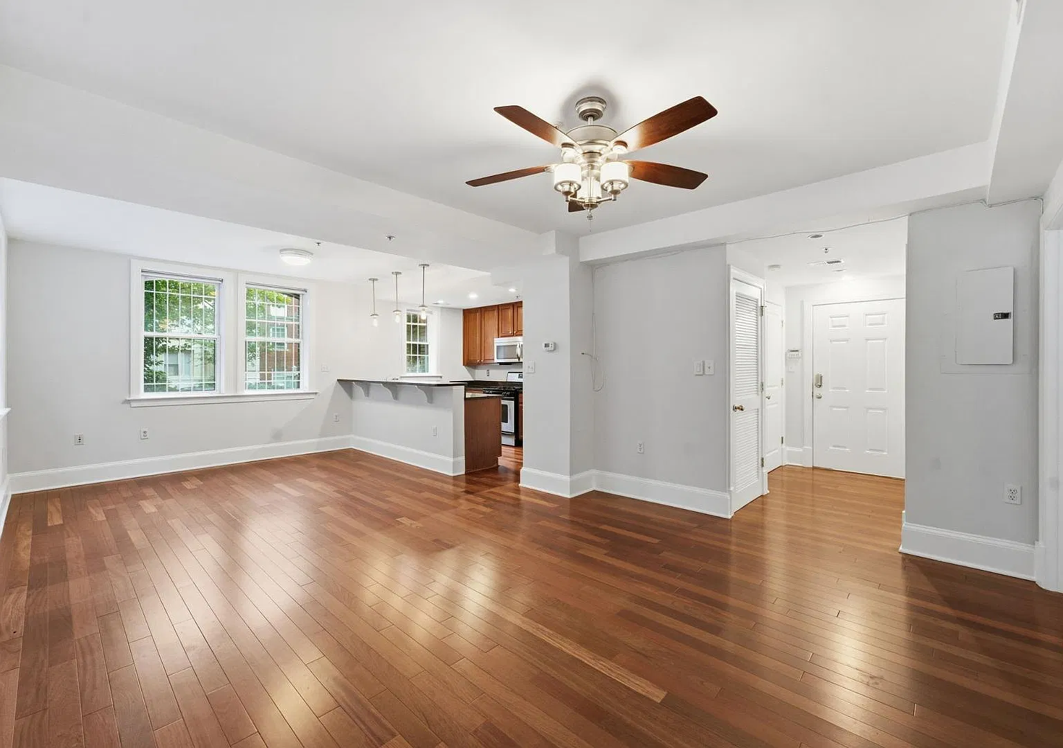 1465 Columbia Rd NW - 101 — Photo 2