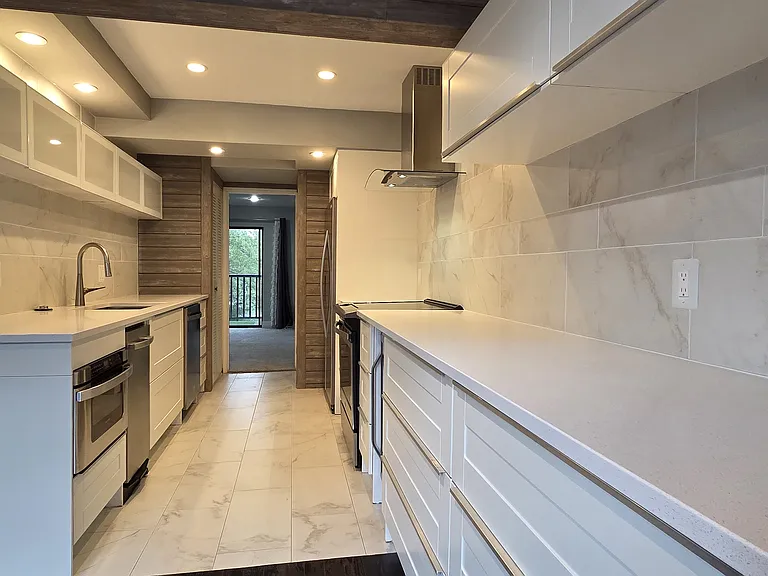 4620 S Woodduck Ln — Photo 2