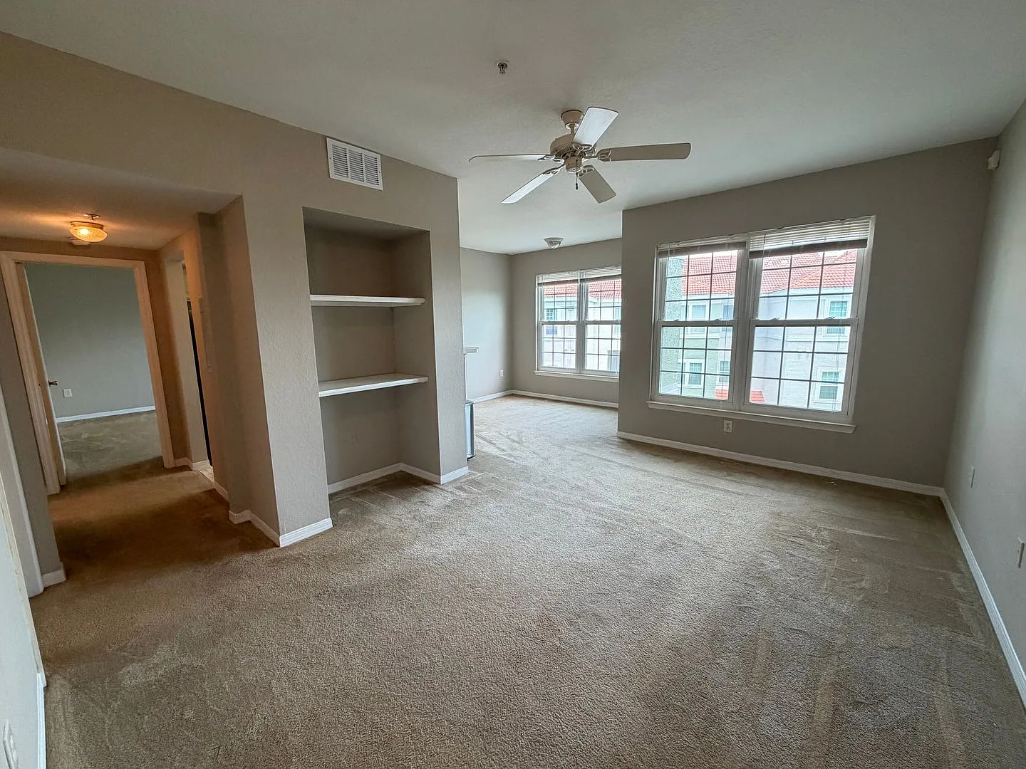 Annual Rental - 1 Bed / 1 Bath - The Tides At Pelican Landing — Photo 2