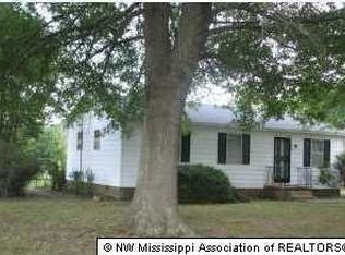 535 S Angus Dr, Holly Springs, MS 38635