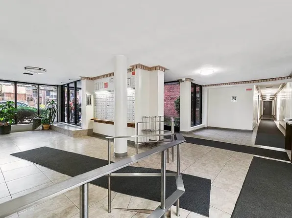 275 Webster Ave APT 3A, Brooklyn, NY 11230